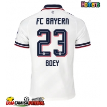 Camisa de Futebol Bayern Munich Sacha Boey #23 Equipamento Secundário 2026-27 Manga Curta